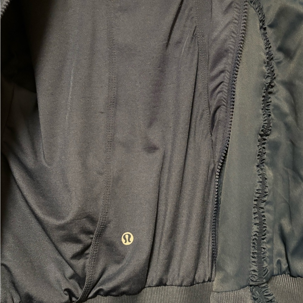 Lulu Lemon Navy reversible Jacket medium - Picture 5 of 8